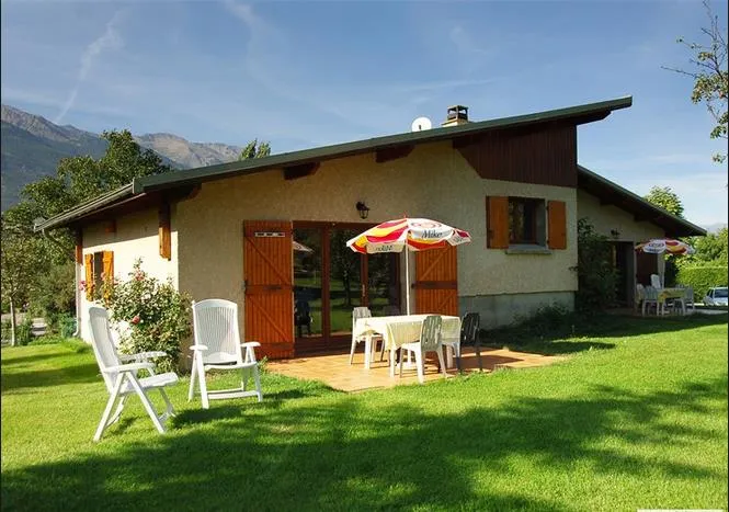 Camping Gîte Le Verger - Baratier 05