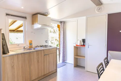 Huuraccommodatie(s) - Cottage Premium Famille - 33 M²- 3 Kamers - 6 Men - image n°7 - Camping La Résidence d'Eté
