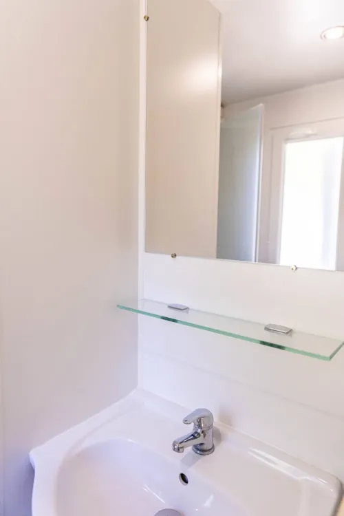 Location - Cottage Premium Clim - 29 M² - 2 Chambres – 4/6 Pers - Climatisation & Plancha - image n°4 - Camping La Résidence d'Eté