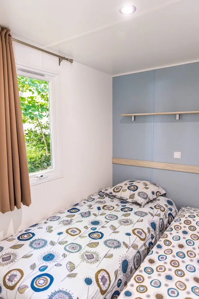 Accommodation - Cottage Premium Clim - 29 M² - 2 Chambres – 4/6 Pers - Air-Conditioned & Plancha - image n°6 - Camping La Résidence d'Eté