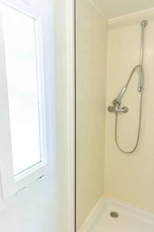 Location - Cottage Classique - 18 M² - 2 Chambres - 4 Pers - image n°4 - Camping La Résidence d'Eté