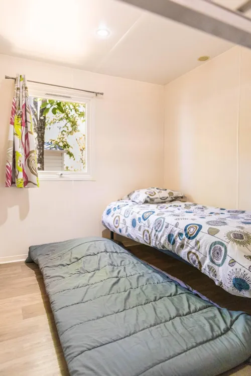 Accommodation - Cottage « La Petite Tribu » - 26 M² - 2 Bedrooms - 6 Pers - Plancha - image n°7 - Camping La Résidence d'Eté
