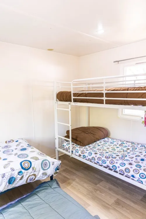 Accommodation - Cottage « La Petite Tribu » - 26 M² - 2 Bedrooms - 6 Pers - Plancha - image n°8 - Camping La Résidence d'Eté