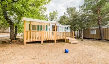 Mietunterkunft - Mobilheim Classic Xl | 33M² | Klimaanlage | 3 Schlafzimmer | Hochterrasse - - Camping Marvilla Parks - Le Val de Durance