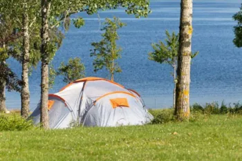 Stellplatz - Classic Pitch-Paket - Seeblick - Camping Le Caussanel