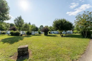 Stellplatz - Stellplatzpaket Grand Confort - Camping Le Caussanel