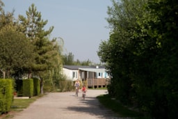 Camping Le Champ Neuf - image n°4 - Roulottes