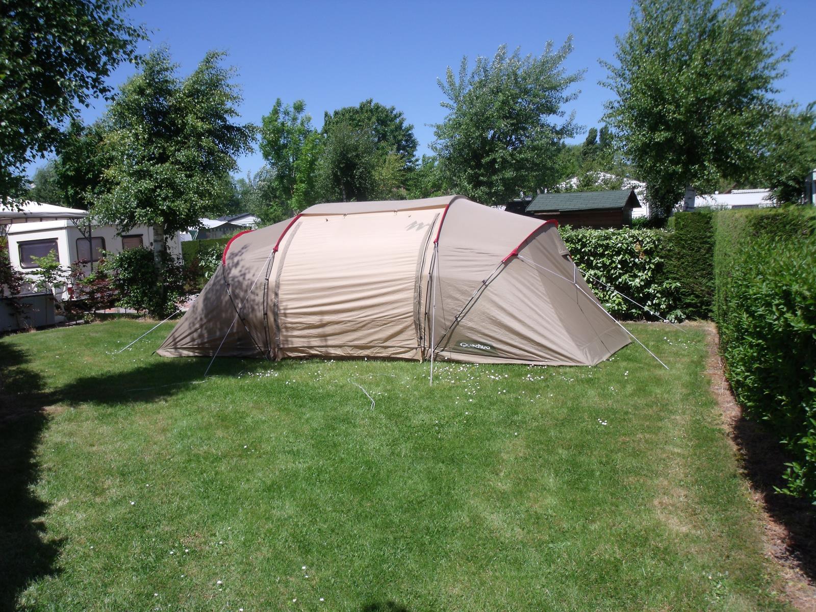 Emplacement - Forfait Détente (1 Tente, 1 Véhicule) - Camping Le Champ Neuf