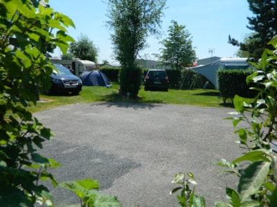 Confort Package: (car + tent or caravan + electricity)