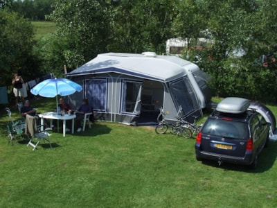Confort Package: (car + tent or caravan + electricity)