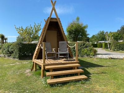 Wooden tent