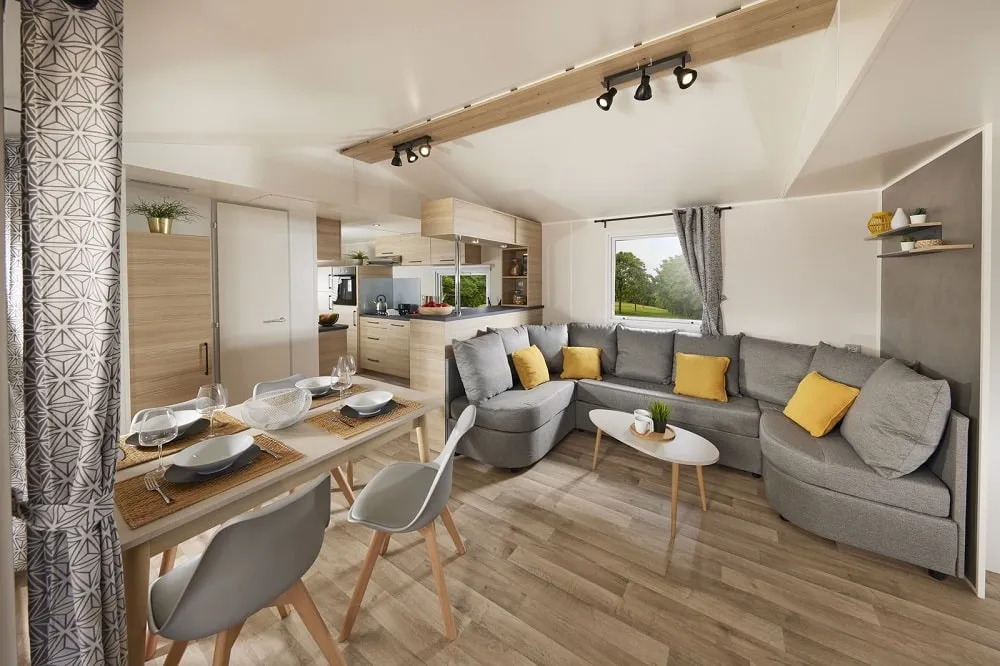 Location - Mobil Home Vip (Spa Privatif + Terrasse Couverte + Lave-Vaisselle + Clim)  - 4 Pers - Camping Le Champ Neuf