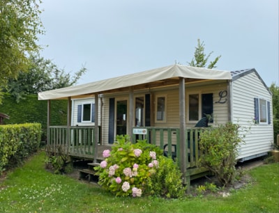 Mobile-Home (2 bedrooms) with covered terrace
