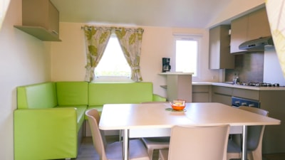 Mobile-Home (3 bedrooms) with covered terrace