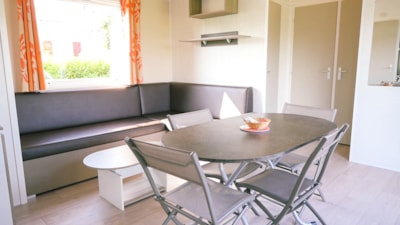 Mobile-Home (2 bedrooms) with covered terrace