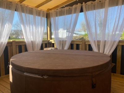 Mobile home VIP (Private SPA + Covered terrace + Dishwasher + Air conditioning) - 4 pers