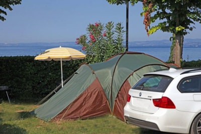 Pitch + tent, caravan or camping-car + 1 vehicle + electricity — 2