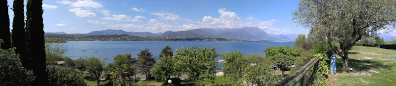 Emplacement Avec Vue Sur Le Lac + Tente, Caravane, Camping-Car + 1 Véhicule + Électricité