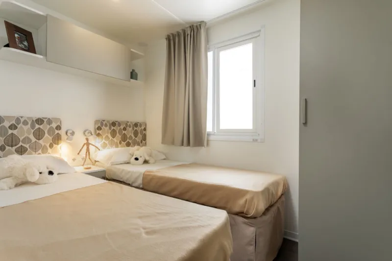 Maxicaravan Golfo (7.7M X 4 M) Avec Climatisation