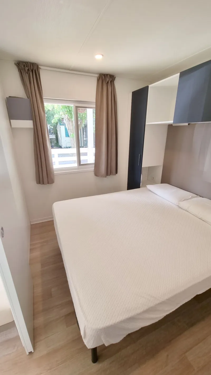 Maxicaravan Pisenze (7.7M X 4M) With A.C.