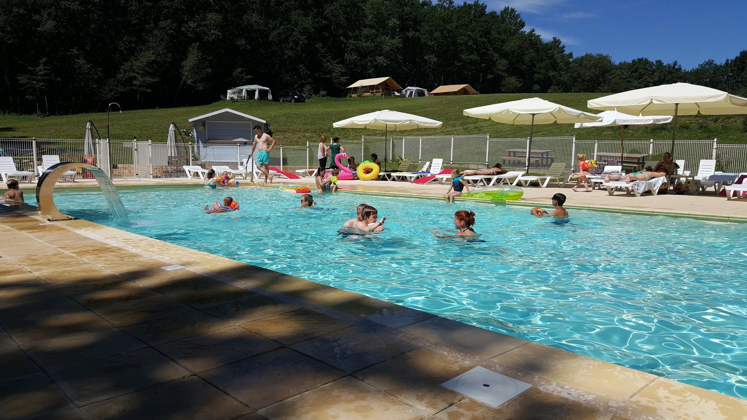 Camping Domaine de Corneuil — Photo 2