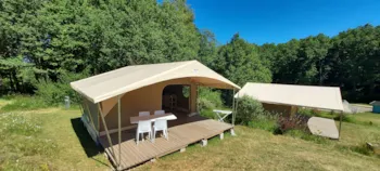 Mietunterkunft - Tente Lodge Équipée - Domaine de Corneuil