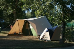 Kampeerplaats(en) - Kampeerplaats Standaard Elektrische Aansluiting (Tent) - Camping Sunêlia L'Hippocampe