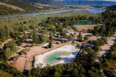 Prestige pitch 130m² with private sanitary facilities Château Arnoux — 6