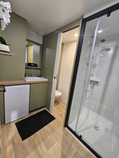 Prestige pitch 130m² with private sanitary facilities Château Arnoux — 3