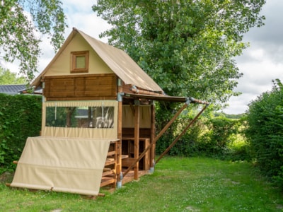 Bivouac hut