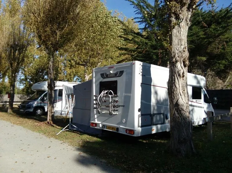 Forfait 2 : Emplacement + 1 Véhicule + Électricité 6 A