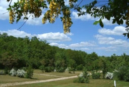 Château de Lacomté - image n°9 - Roulottes