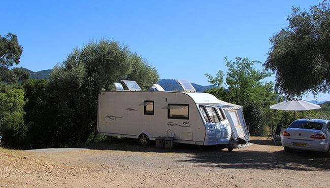 Emplacement Terrasse - Caravane, Camping-Car, Remorque Toilée