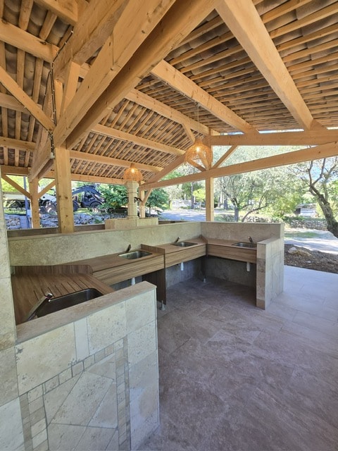 Piazzola auto tenda/roulotte + Elettricità 10A