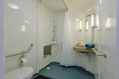 MOBIL-HOME FACILITY AIR CONDITIONED (2 bedrooms) - adapted to the people with reduced mobility