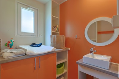 MOBIL-HOME FAMILY KIDS AIR CONDITIONED : 2 bedrooms (with children under 5y and 12 y max)