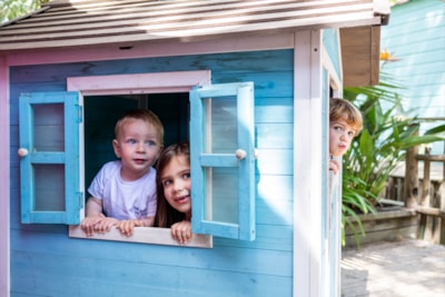 MOBIL-HOME FAMILY KIDS AIR CONDITIONED : 2 bedrooms (with children under 5y and 12 y max)