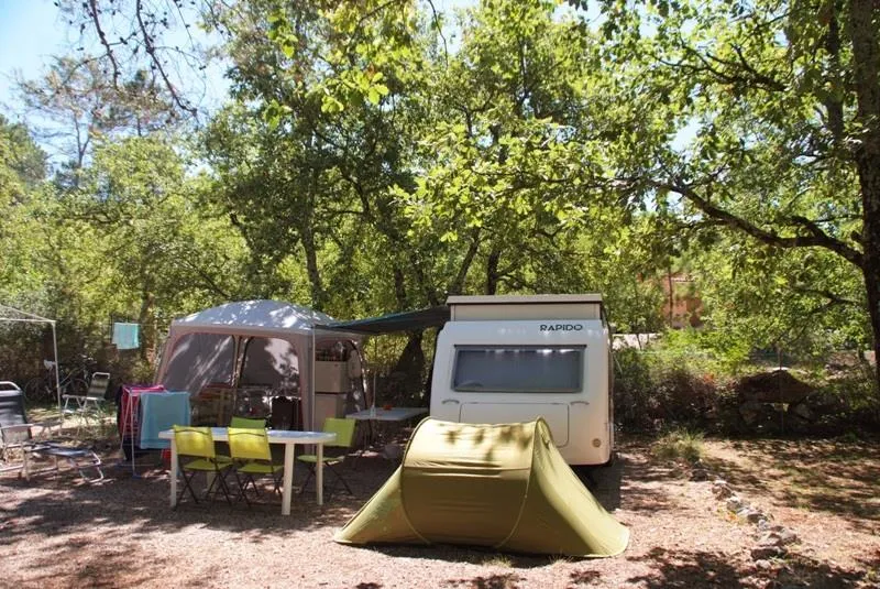 Pitch Caravan / Large tent + 1 Car + 10A