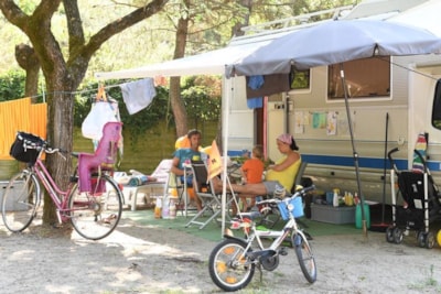 SUPERPLATZ with electricity connection 10A + water loading — 9