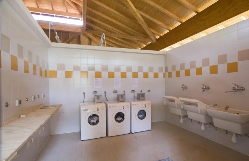 Emplacement  Tente/Caravane Et Voiture - Camping Car