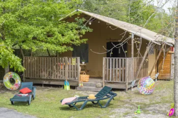 Mietunterkunft - Lodge Safari 2 Schlafzimmer**** - Camping Sandaya Le Col Vert