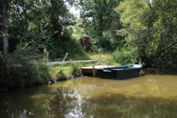 Huuraccommodatie(s) - Blokhut Fleur De Lune (2 Volwassenen + 1 Kind) - 30 M² / 1 (Slaap)Kamer - Camping Sandaya Village Flottant de Pressac