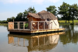 Huuraccommodatie(s) - Blokhut La Volta -  40 M² / 1 (Slaap)Kamer - Camping Sandaya Village Flottant de Pressac