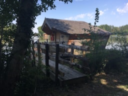 Location - Cabane Flottante Mauka (2 Adultes + 3 Enfants) - 40 M² / 1 Chambre - Camping Sandaya Village Flottant de Pressac