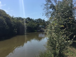 Mietunterkunft - Miroir - 1 Schlafzimmer Und 1 Terrasse - Plattform Von 40M² - Camping Sandaya Village Flottant de Pressac