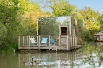 Mietunterkunft - Cabane Flottante Miroir 1 Schlafzimmer - Camping Sandaya Village Flottant de Pressac