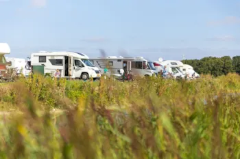 Stellplatz - Camperpark Friesland Premiumplätze C-13 Bis C-17 - Camping de Zeehoeve