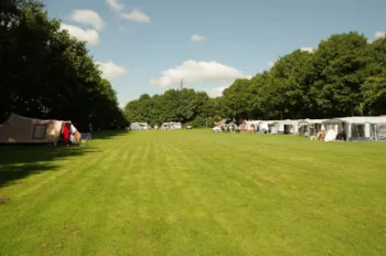 Stellplatz - Stellplatz - Wohnwagen Oder Zelt, Warmwasser, Schwimmbad Und Steuer - Recreatiecentrum Heumens Bos