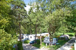 Emplacement - Kampeerplaats +voertuig +tent / caravan r (zonder elektriciteit) - Camping des Neiges