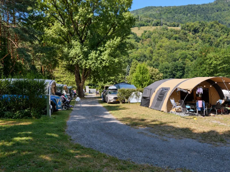 Forfait Grand Confort ( Emplacement Voiture + Tente/Caravane Ou Camping-Car, Electricité  10A )